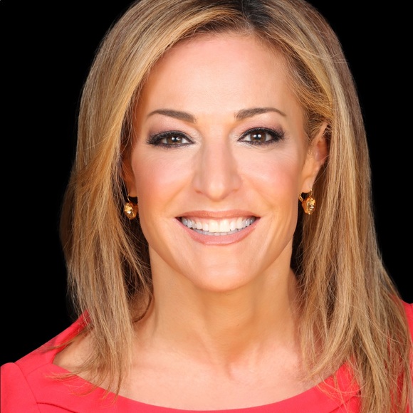 Former TV reporter selling my own stuff. 🏄♀️ - Picture 10 of 11